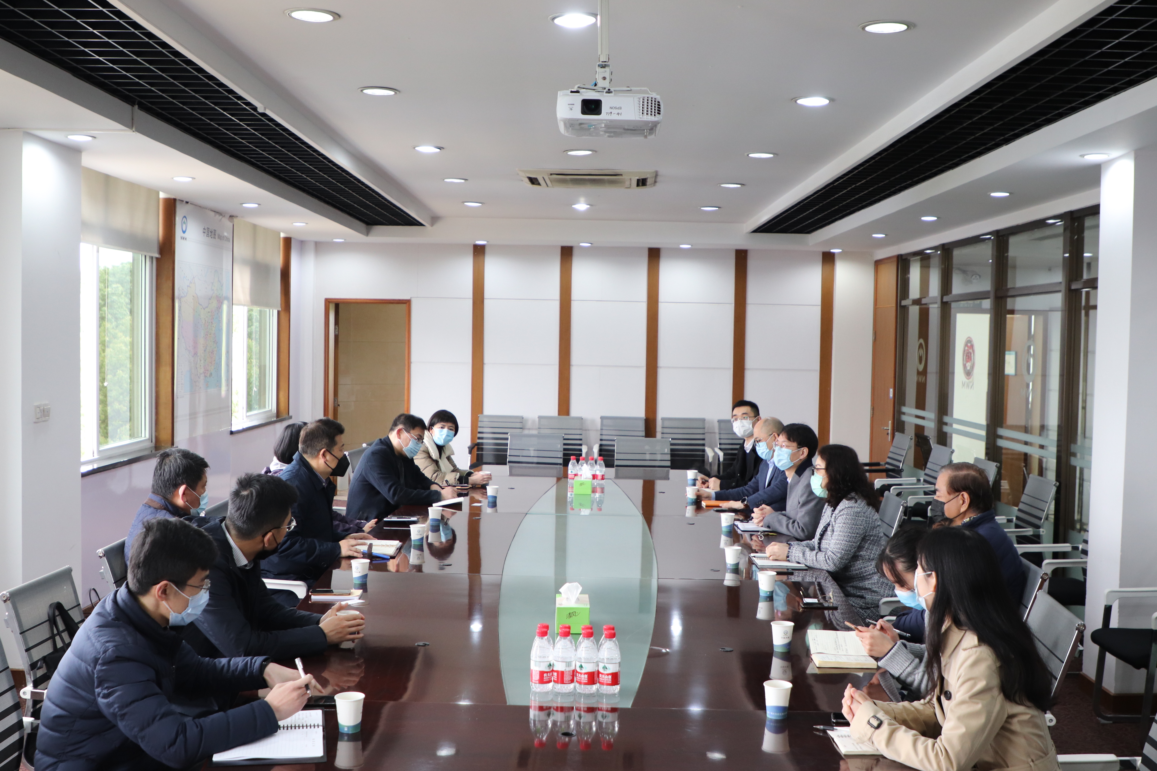 江,市委组织部人才工作处三级主任科员钱国栋,市经信局软件处处长屠炯